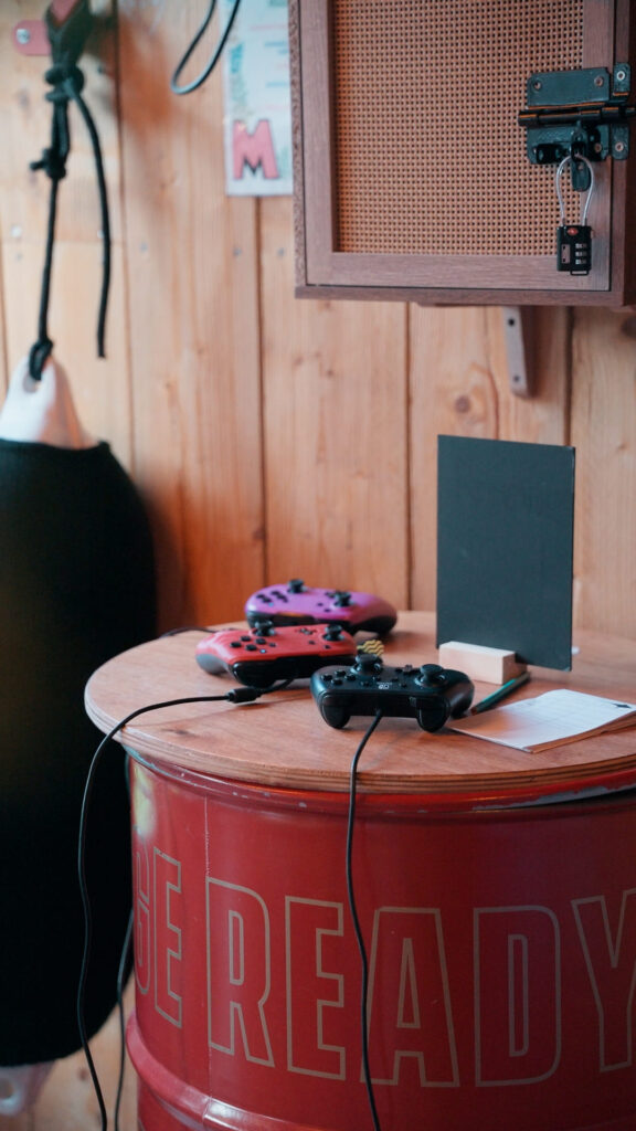 La console de jeux du bar restaurant La Cale