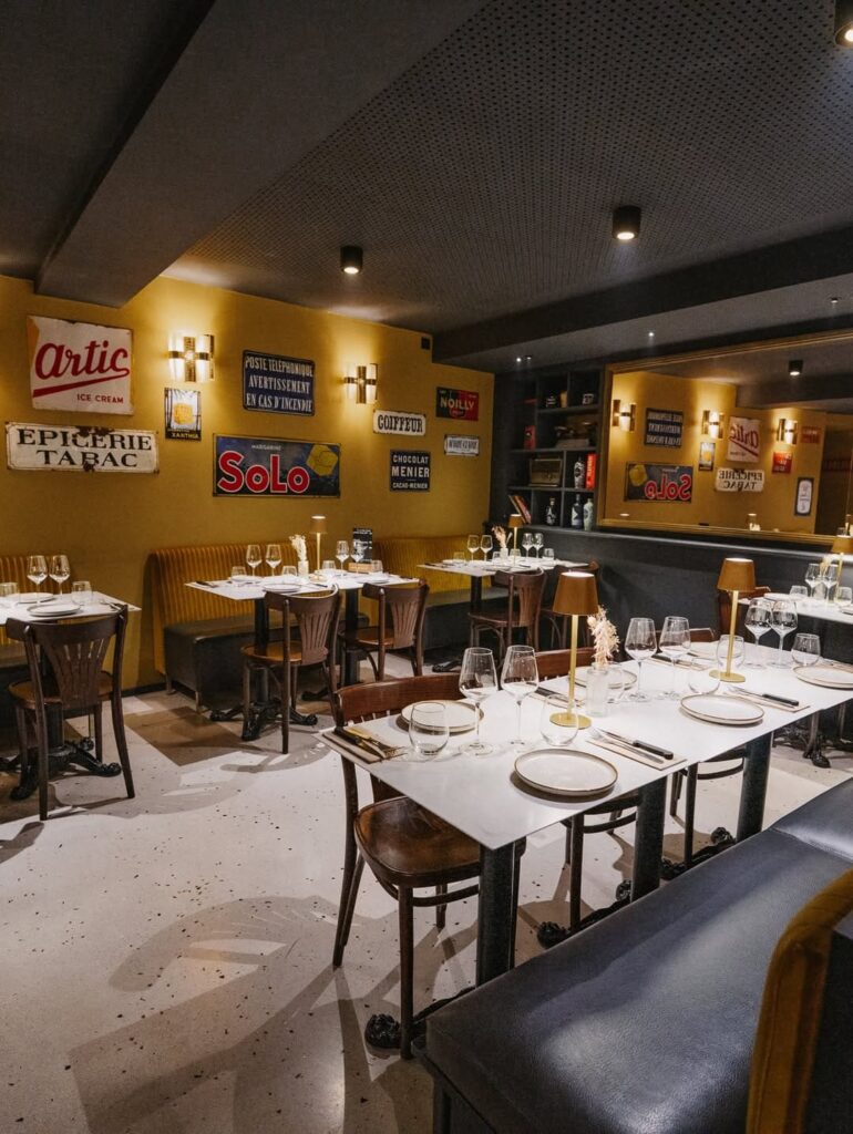 Salle d'un restaurant de type cuisine française à Pau, près de Tarbes
