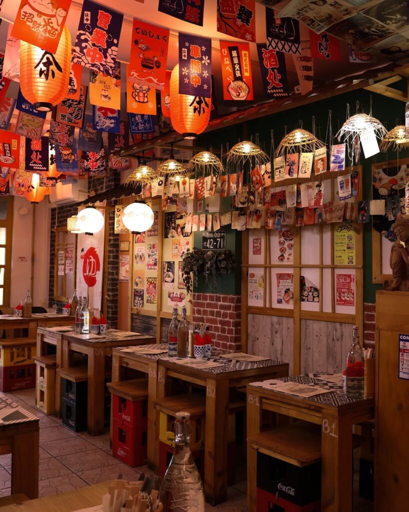 La décoration immersive de Tokyo Menya à Perpignan