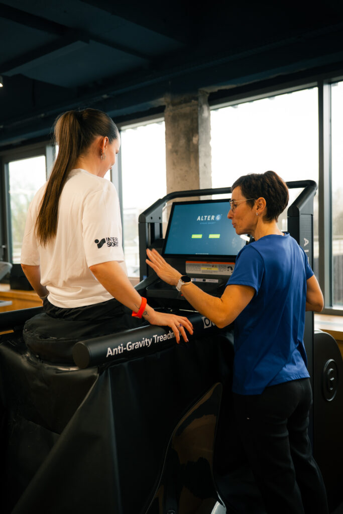Un accompagnement sportif personnalisé sur machine anti-gravité pour s’entraîner en douceur et progresser efficacement. Rebirth, Cesson-Sevigne.
