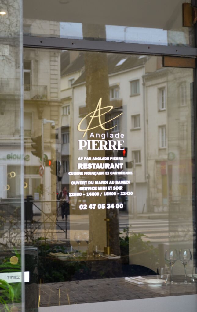 La devanture du restaurant AP par Anglade Pierre à Tours