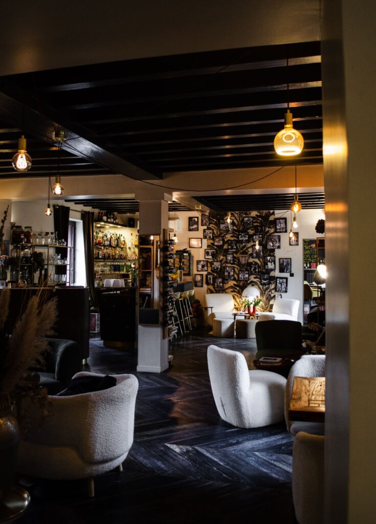 La salle et la décoration du restaurant Asperatus à Esvres