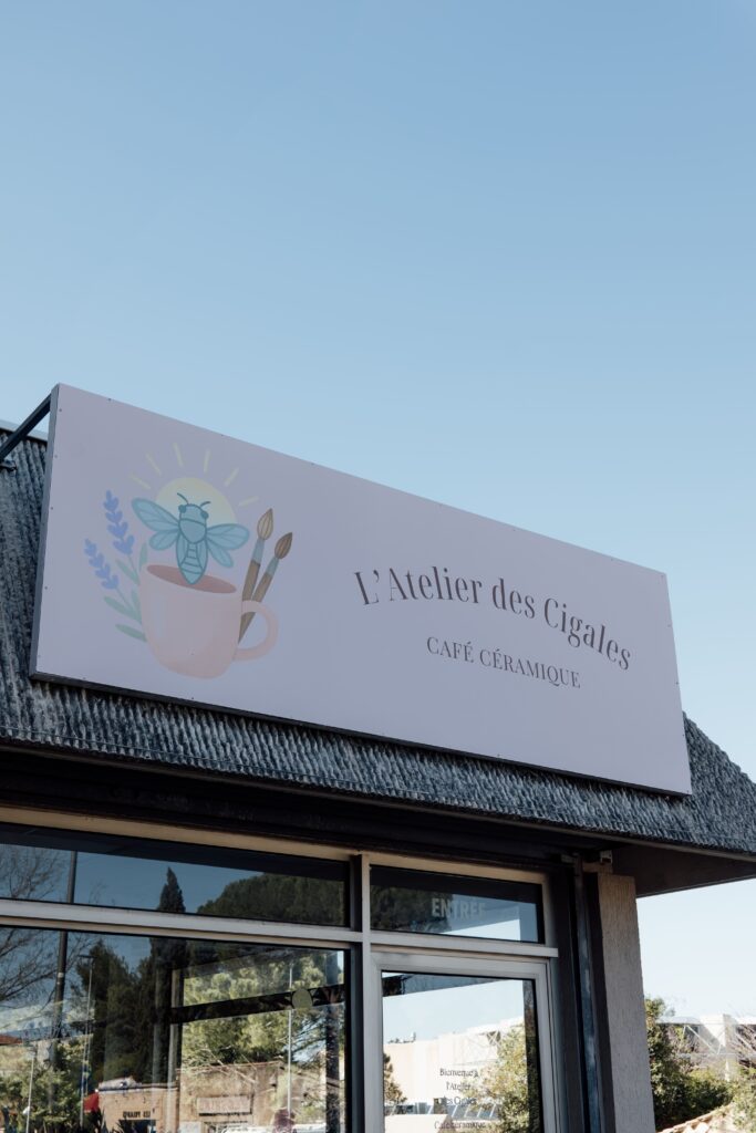 La devanture de l'Atelier des Cigales aux Angles