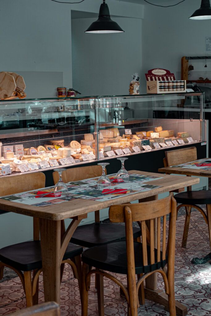 intérieur et salle de la cremerie fromagerie restaurant bar bickett à rouen