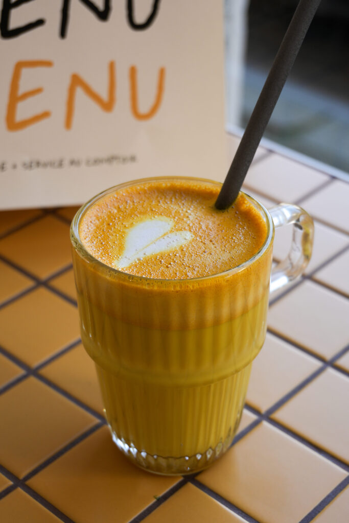 Un golden latte du Café Cocotte au Havre