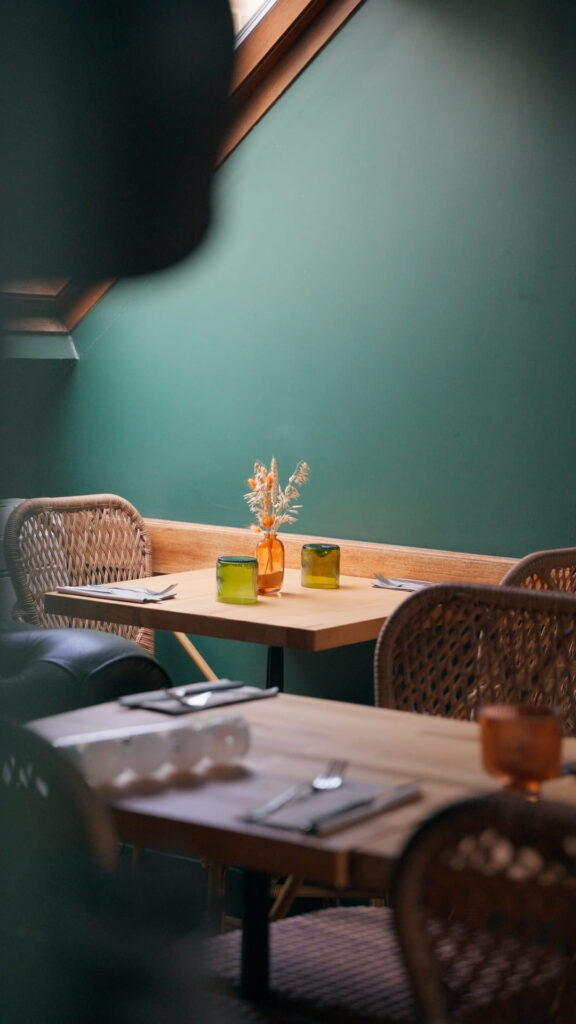 La salle à l'étage du restaurant Canon