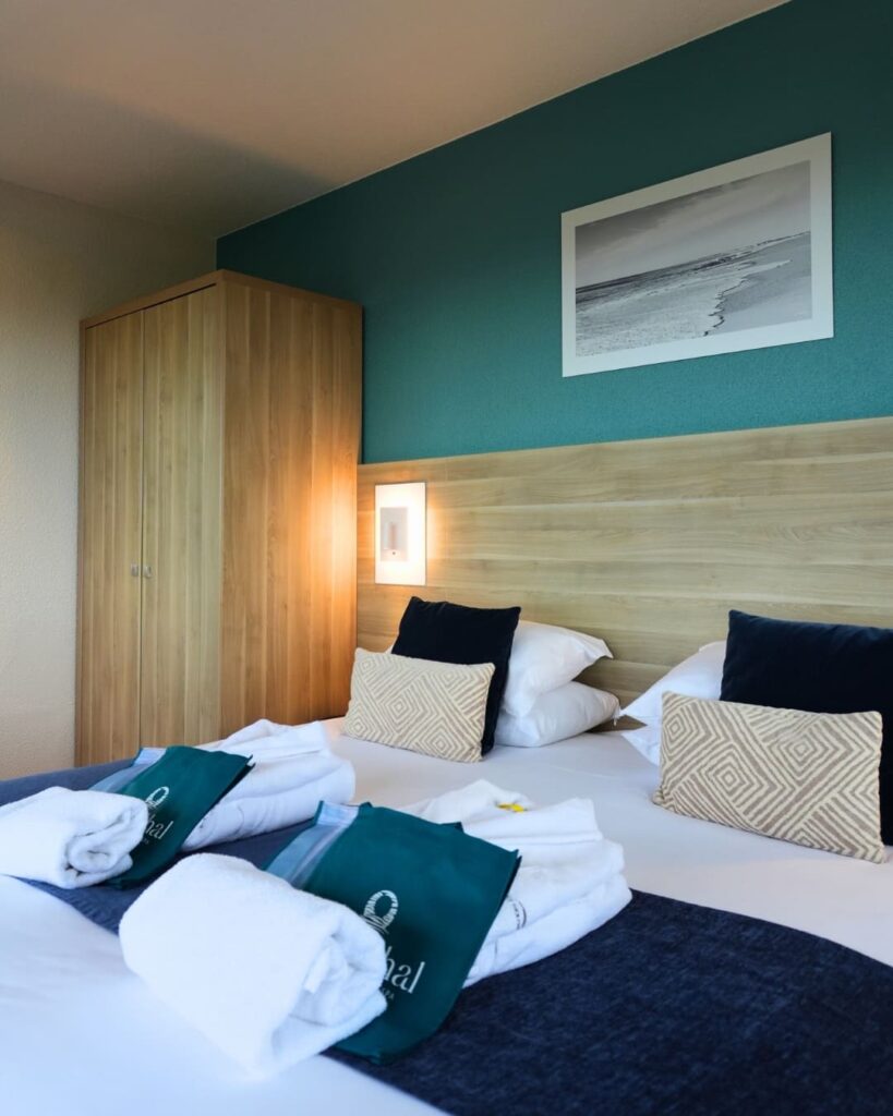 chambre de l'hotel les terrasses à anglet