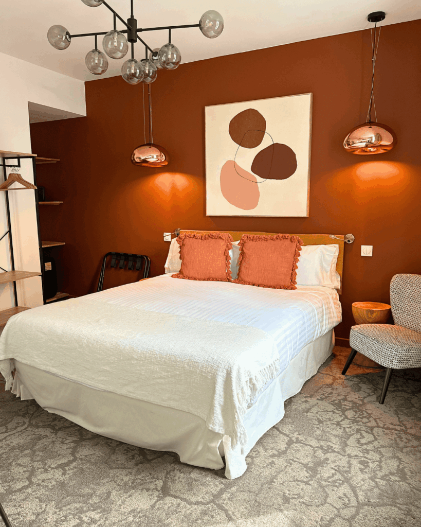 Une chambre rouge de Barnea