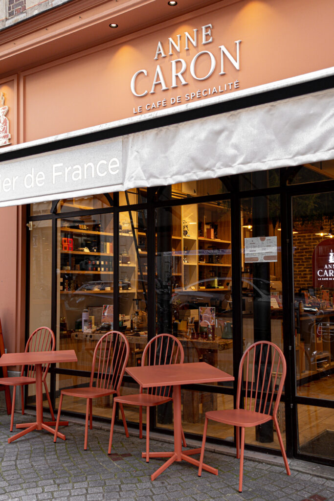la devanture de chez anne caron à rouen