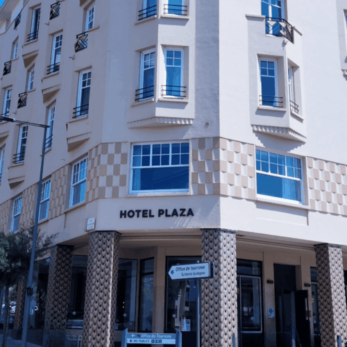 devanture de l'hotel plaza à biarritz