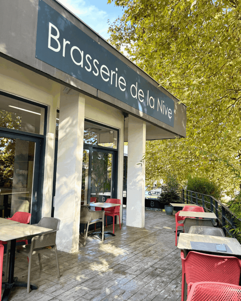 extérieur de la brasserie de la nive à bayonne