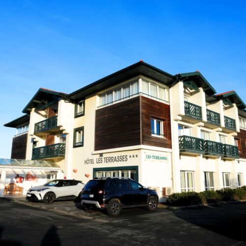 exterieur de l'hotel les terrasses à anglet