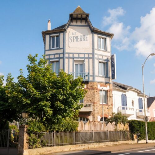 Devanture de l'hôtel le Saint-Pierre à La Baule