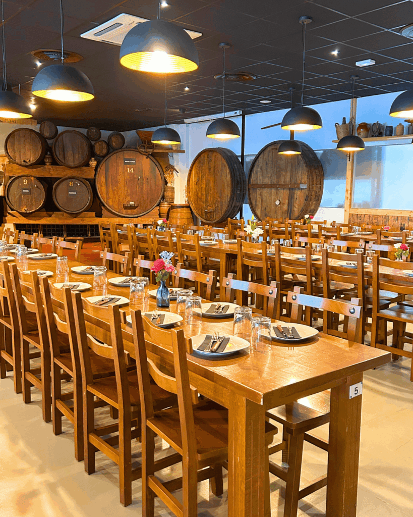 interieur de la cidrerie berri à ascain