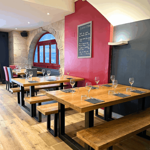 interieur du restaurant d'izarrena à bayonne