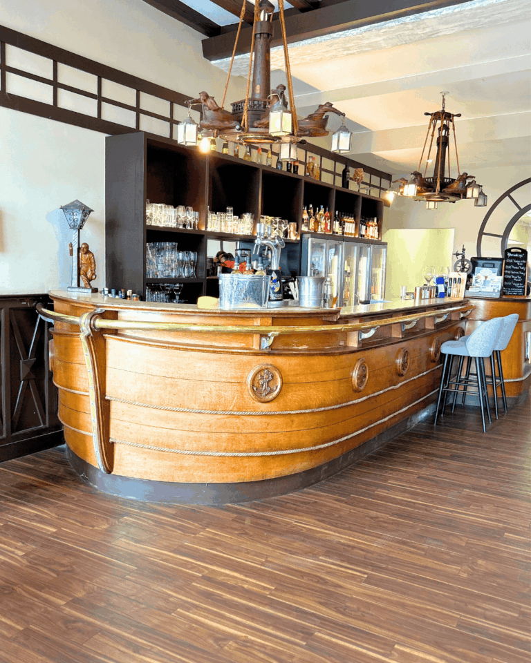 Le bar intérieur de Chez Margot