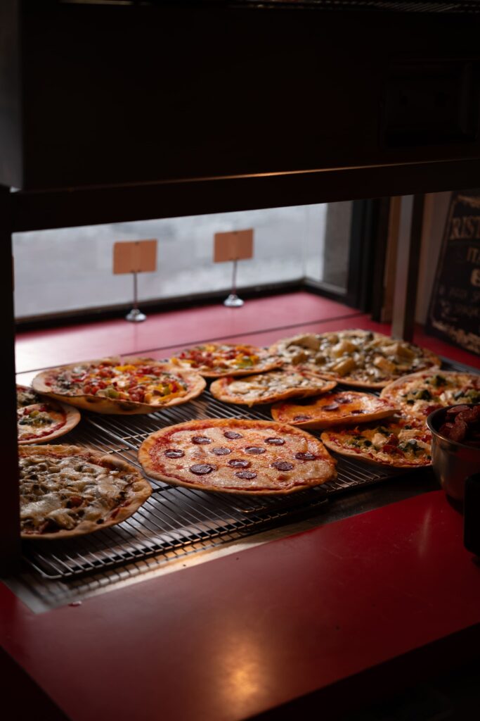 Des pizzas fraîches préparées à la Casetta, à Rennes.