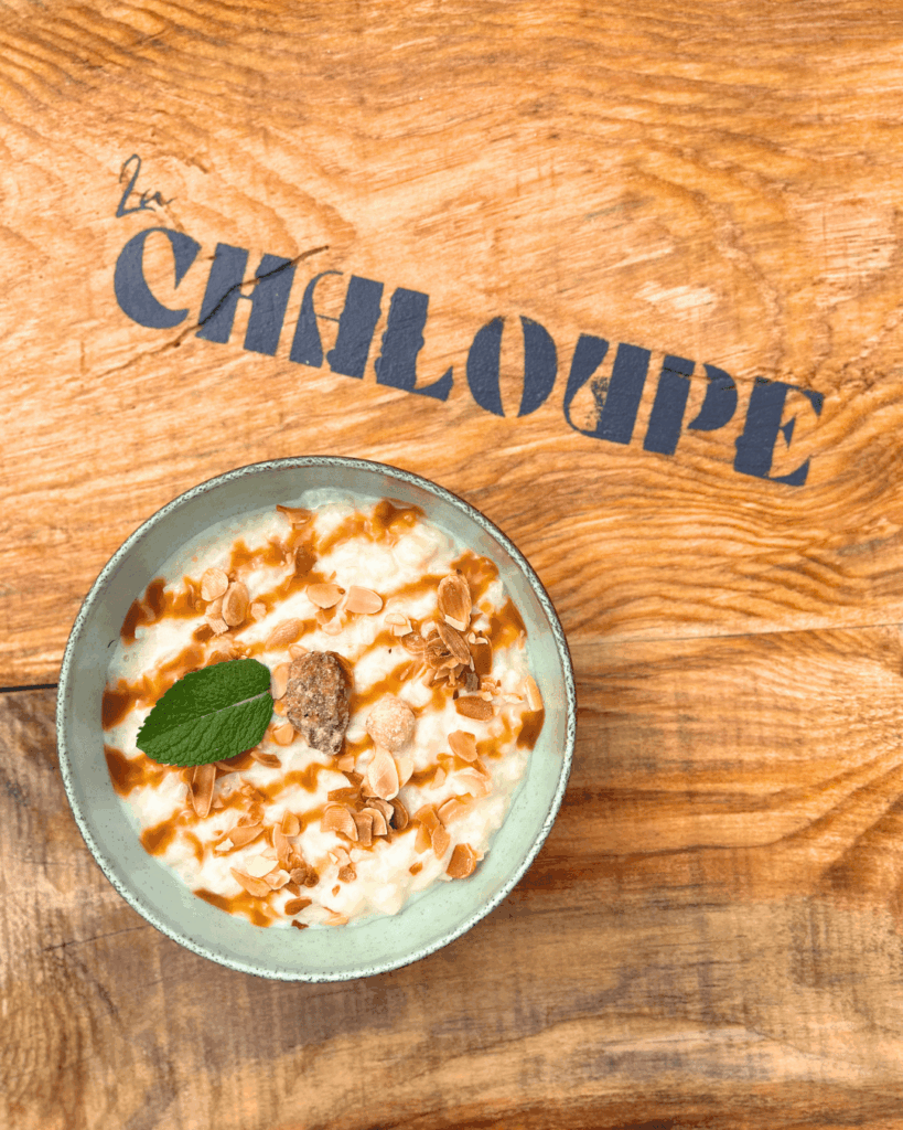 Un dessert sur une table de La Chaloupe