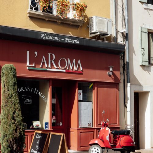 La devanture de L'aRoma situé à Morières-les-Avignon