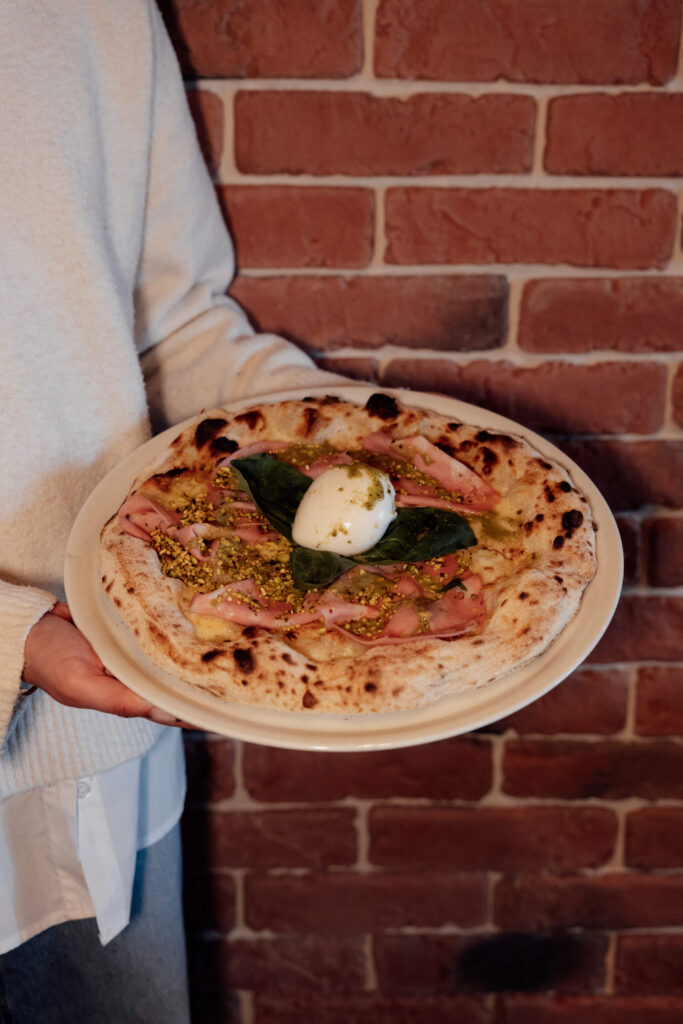 La pizza Pistacchio de L'aRoma situé à Morières-les-Avignon