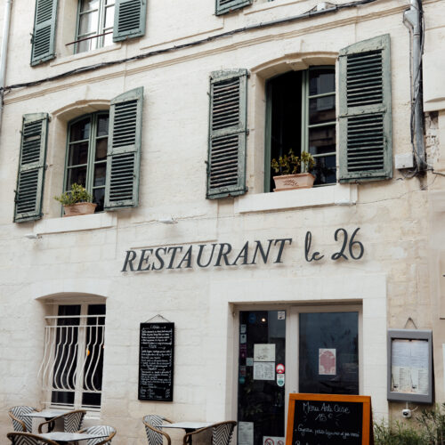 La devanture du Restaurant Le 26 à Avignon