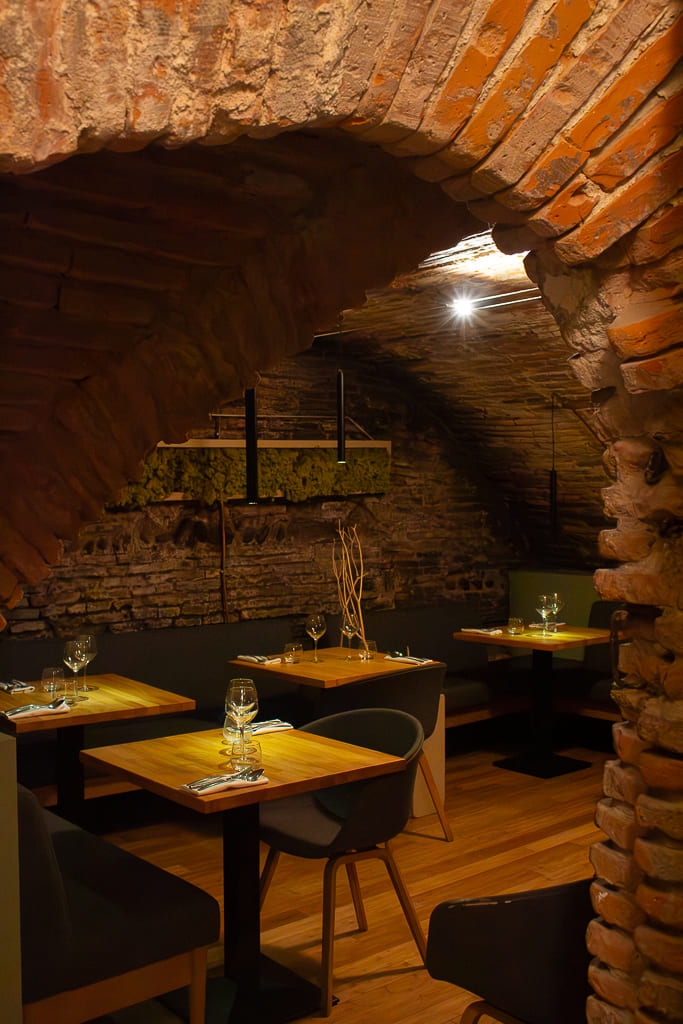 salle avec arche de brique l'émulsion à toulouse