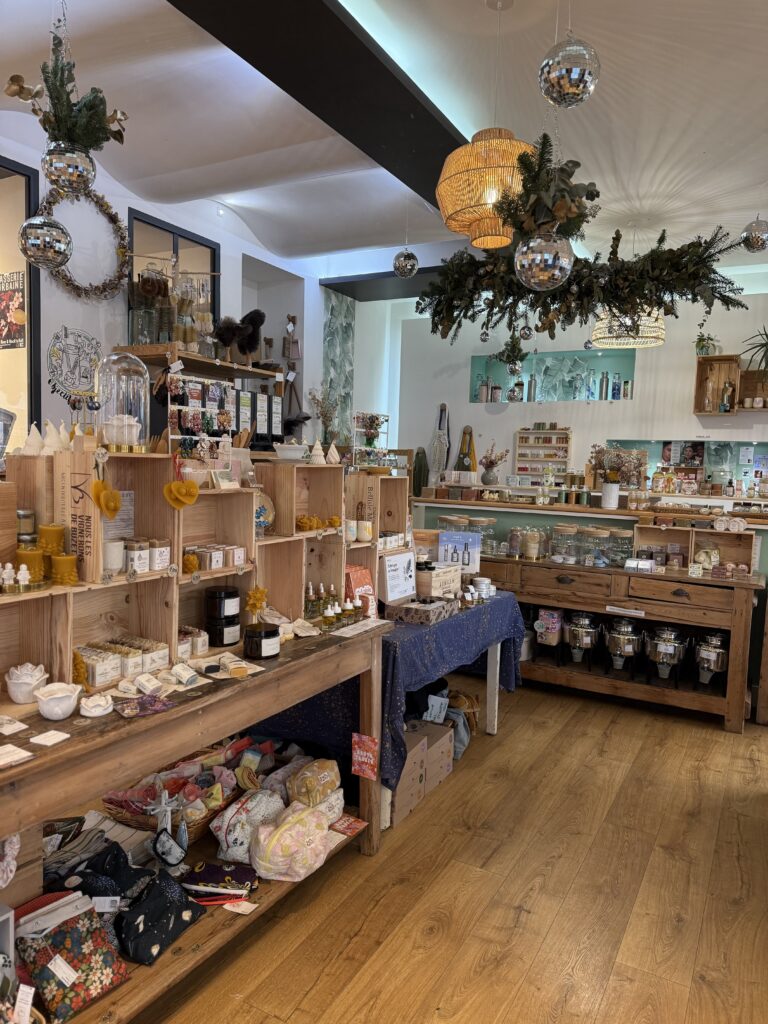 L'intérieur de l'épicerie vrac Les Bocaux d'Ana