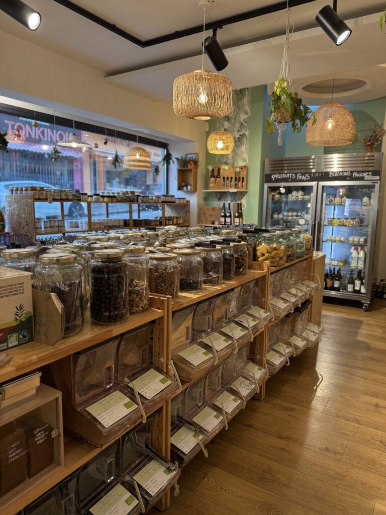 L'intérieur de l'épicerie vrac Les Bocaux d'Ana