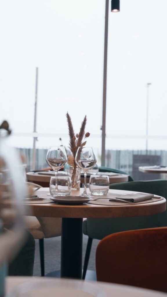 Une table du restaurant Le Sound