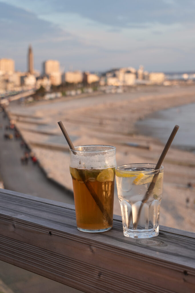 Des verres à La Petite Rade Hotel au Havre