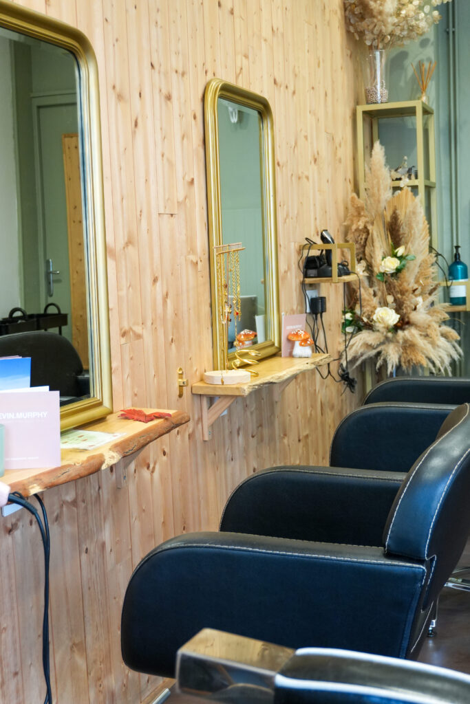 Des fauteuils chez Magena Coiffeur Mixte au Havre