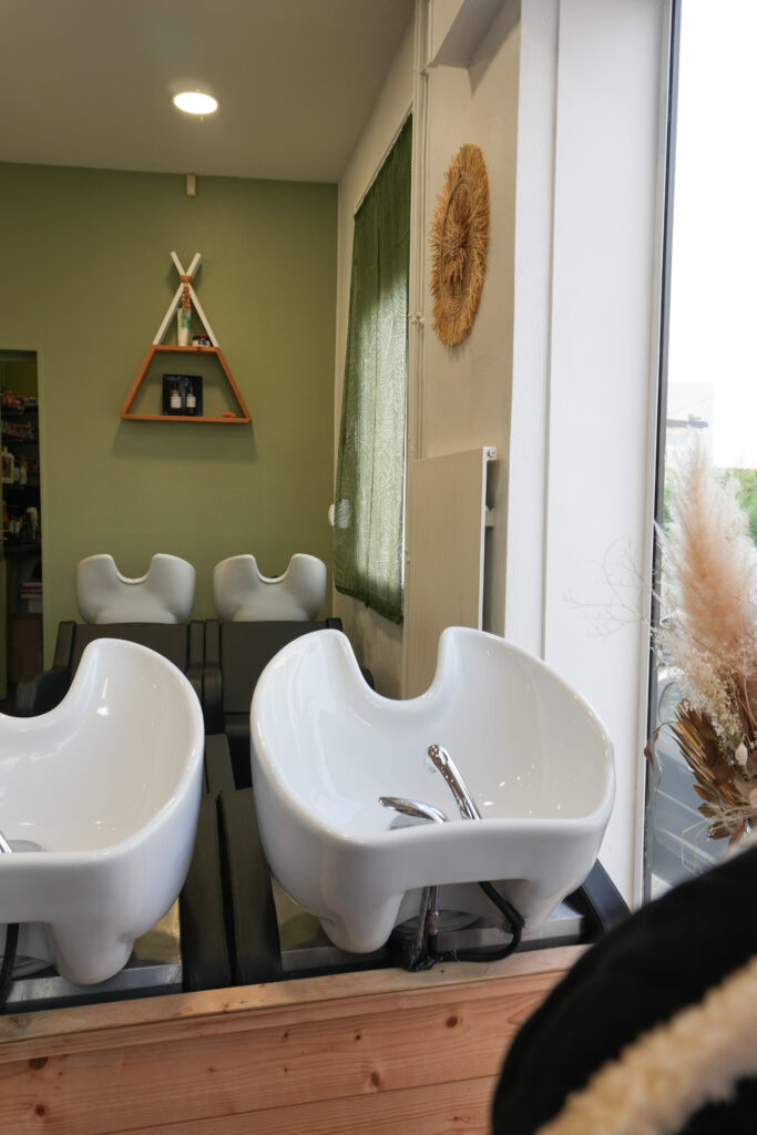 Un lavabo chez Magena Coiffeur Mixte au Havre