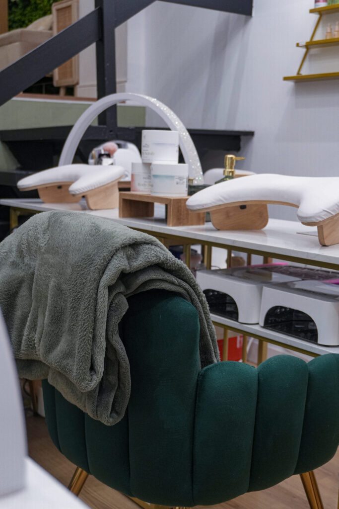 Un fauteuil du salon Nail Bar UV au Havre