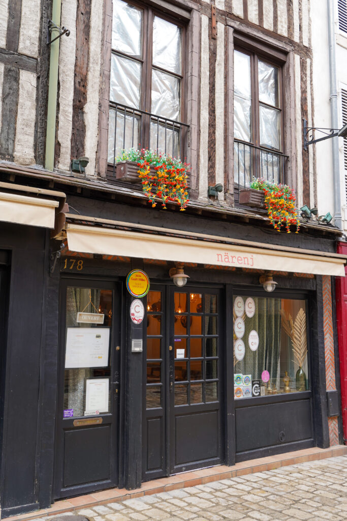 devanture narenj rue de bourgogne