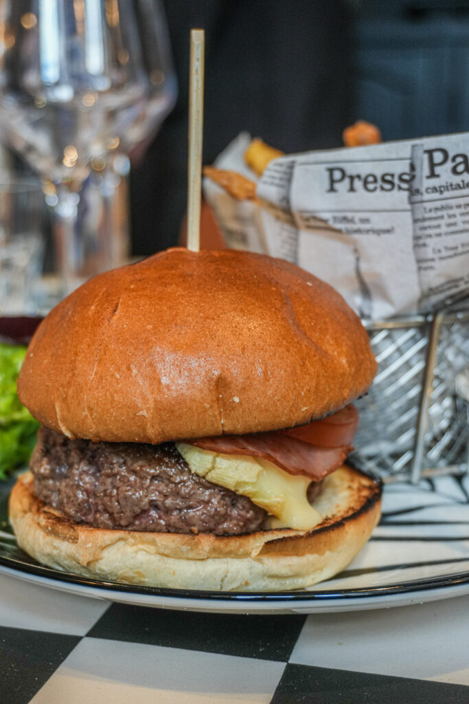 Un burger chez O 4 saisons Les Tilleuls