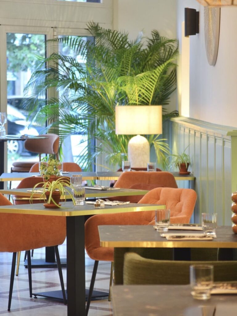 Les tables du restaurant italien Otello à Carpentras