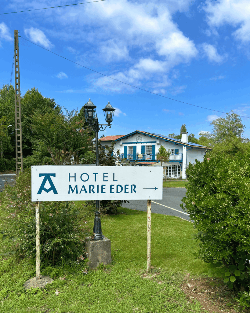 panneau de marie eder à arcangues