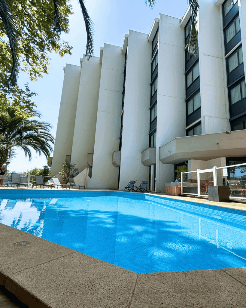 piscine de l'hotel le bayonne a bayonne