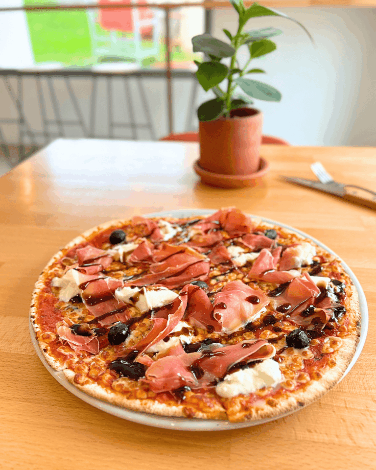 pizza jau ambon chez pizza labia à villefranque