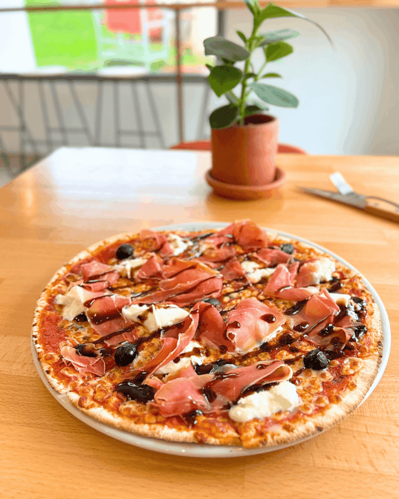 pizza jau ambon chez pizza labia à villefranque