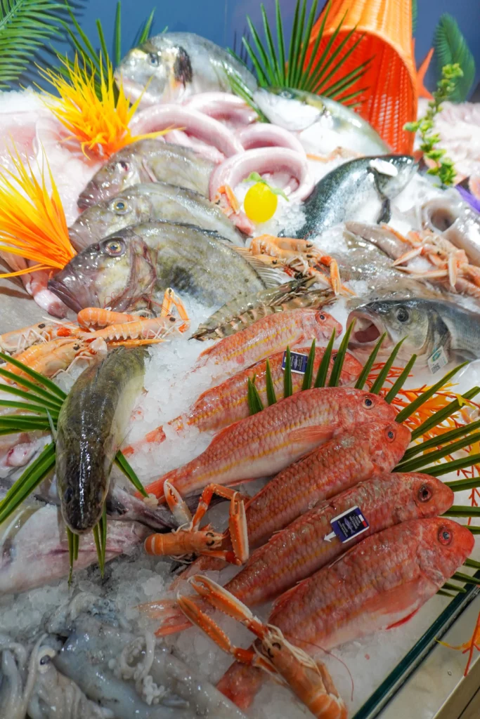 Étale de poissons de la poissonnerie L'iode à Clermond Ferrand