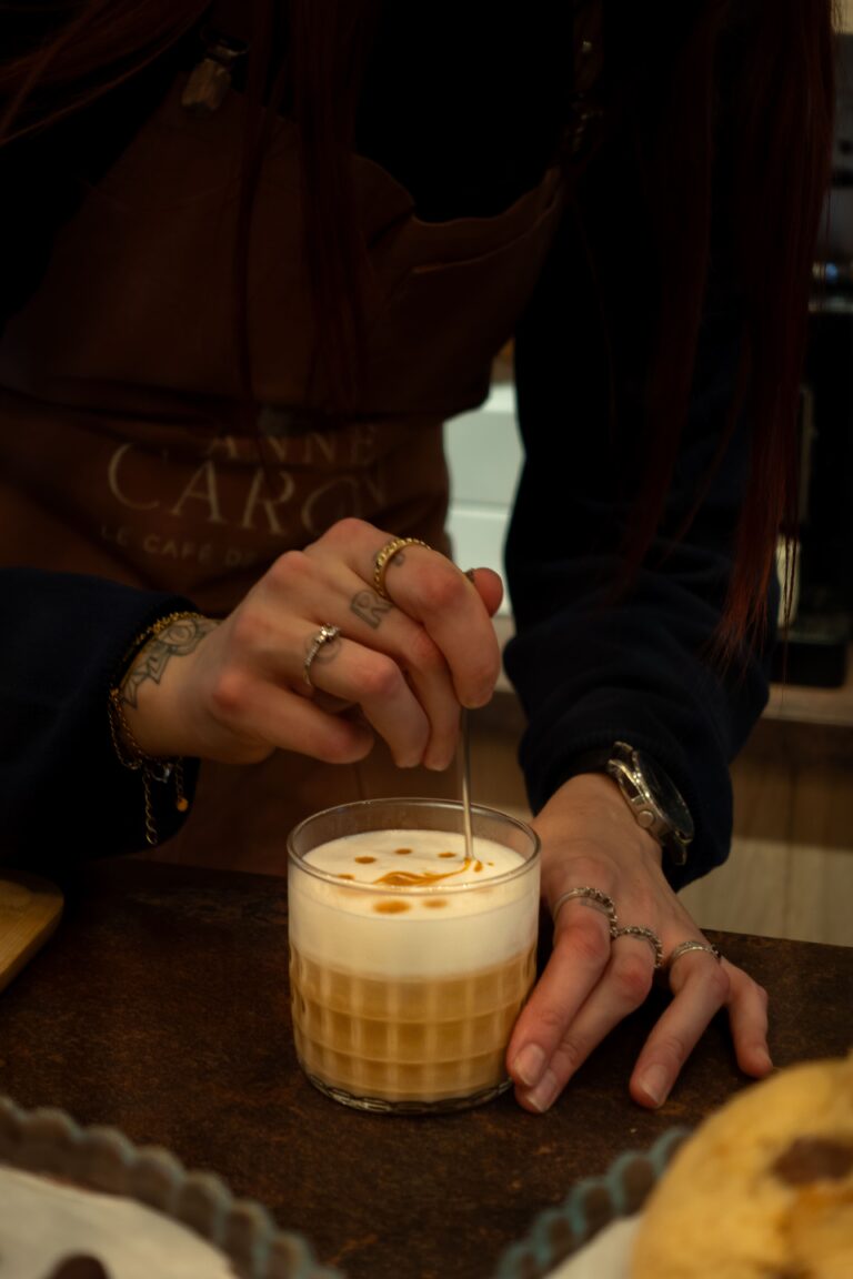 préparation d'un café chez anne caron à rouen