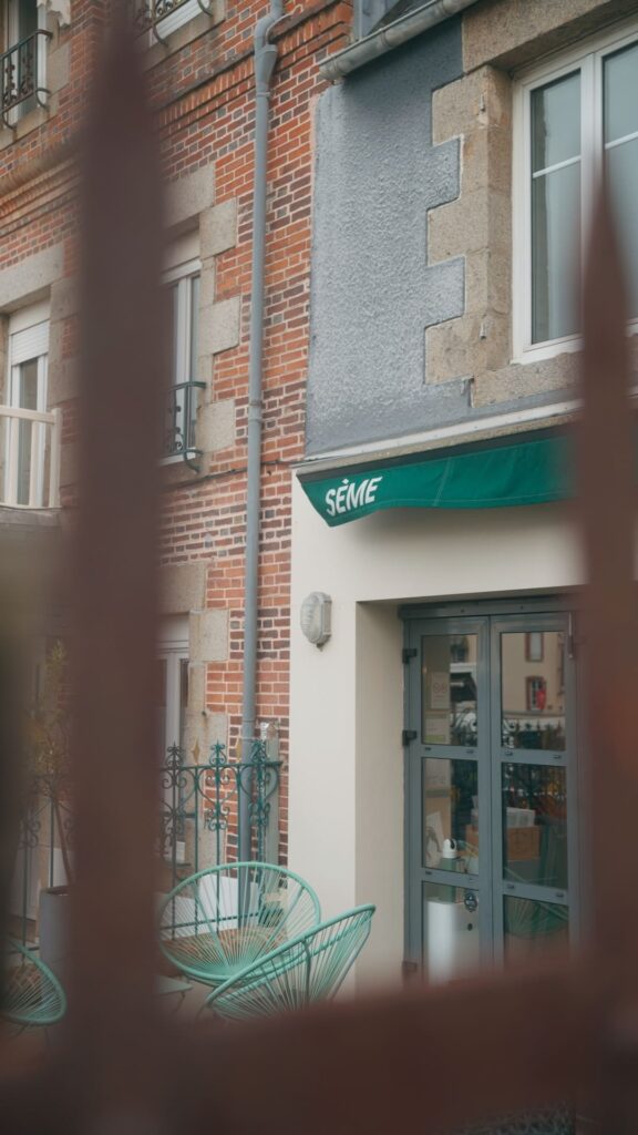 La devanture du restaurant Sème