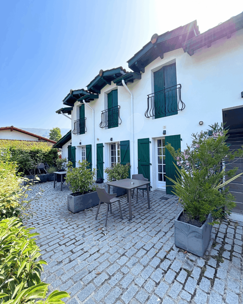 terrasse d'alaia à ascain