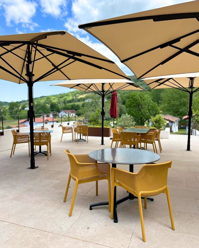 terrasse de maison oppoca à ainhoa