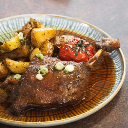Cuisse d'agneau confite à La Malle aux Saveurs