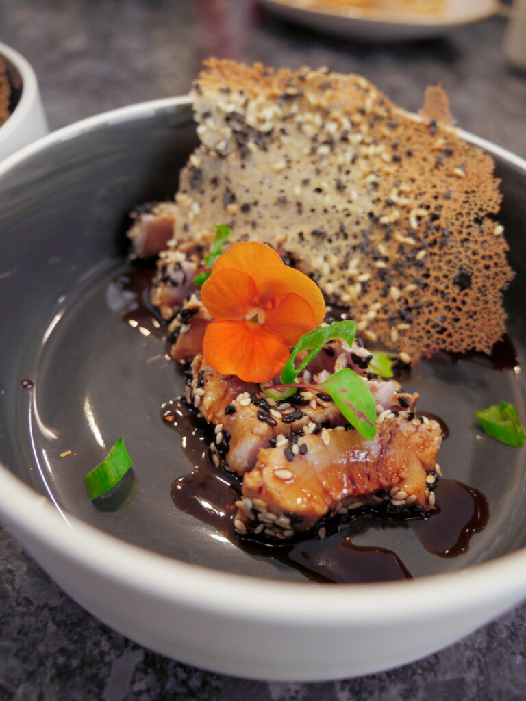 entrée : tataki de thon chez le p'tit Lu à Nancy