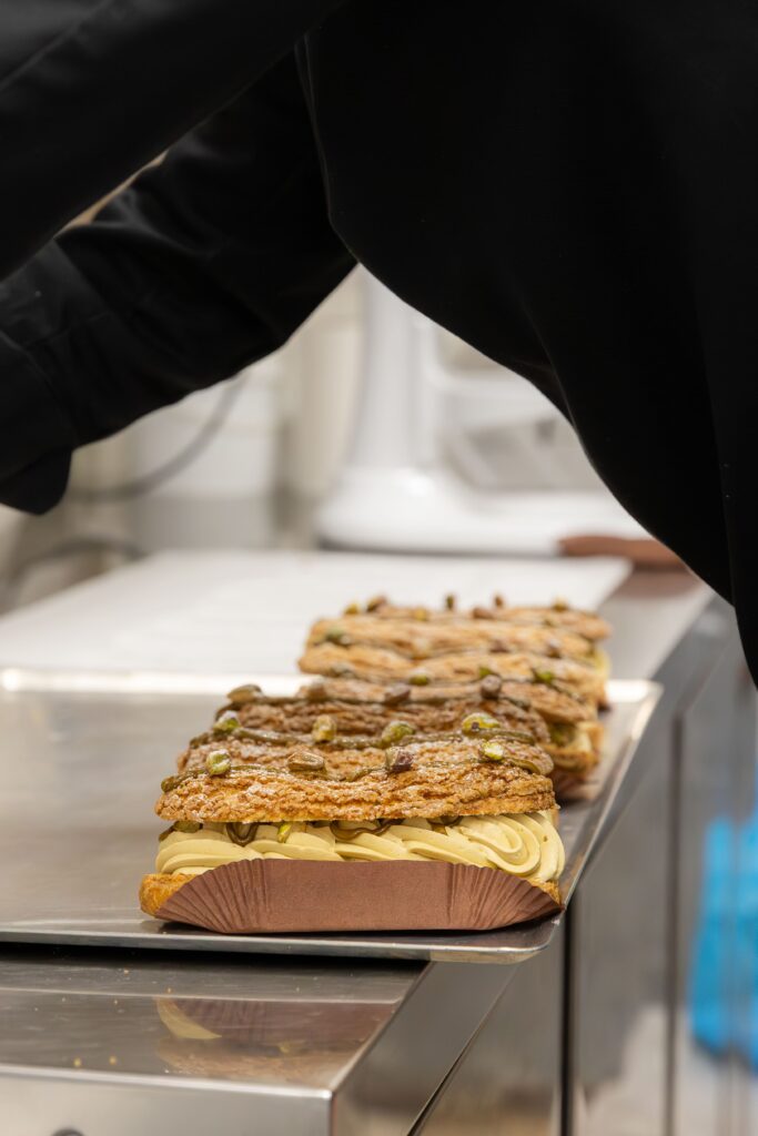 Éclair pistache chez Mr Pâte à Choux à Narbonne