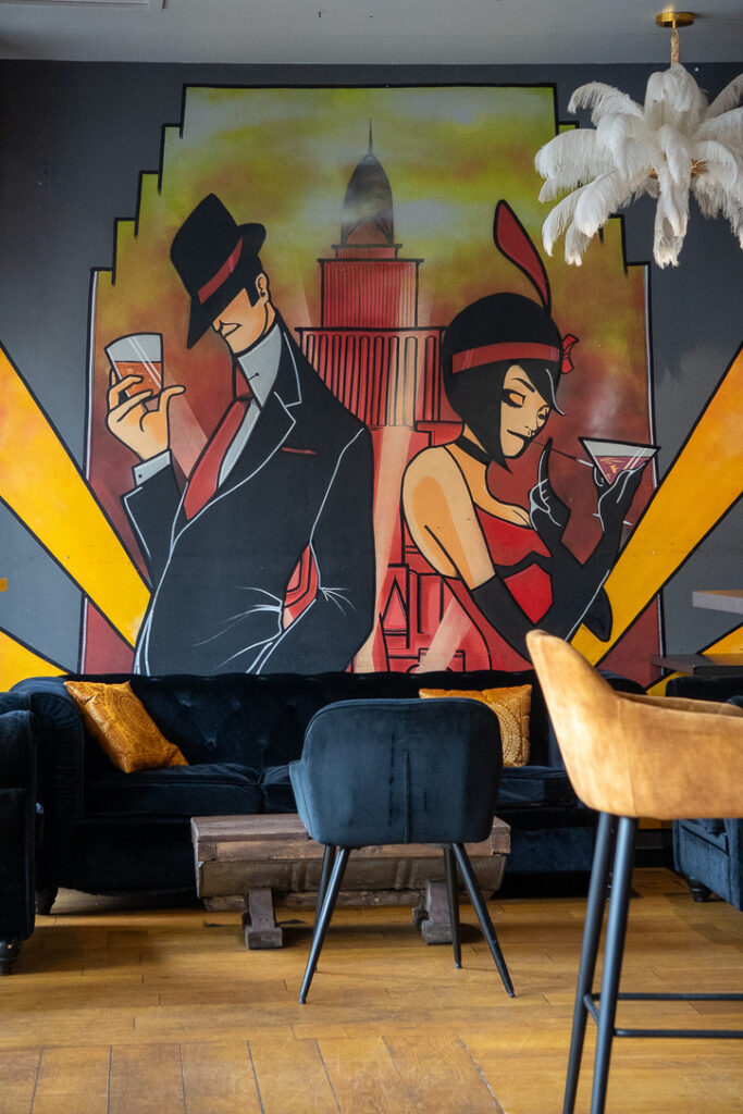 Le Bootlegger dispose d'une très belle salle, chaleureuse et harmonieusement décorée