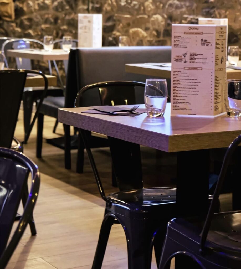 La salle du restaurant Le Record à Besançon